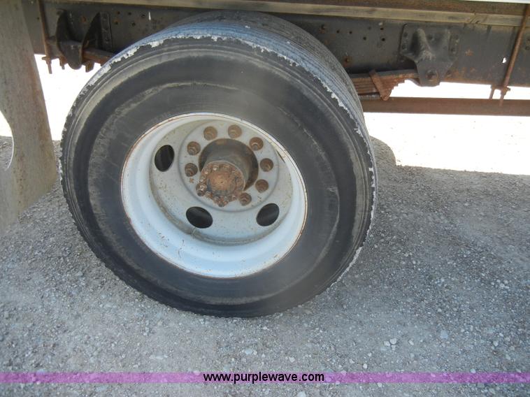 image for item D4602 1997 GMC T6500 box truck