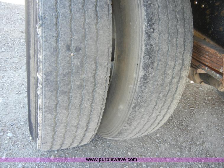 image for item D4602 1997 GMC T6500 box truck