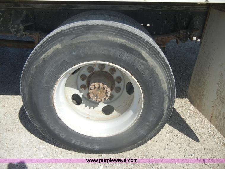 image for item D4602 1997 GMC T6500 box truck