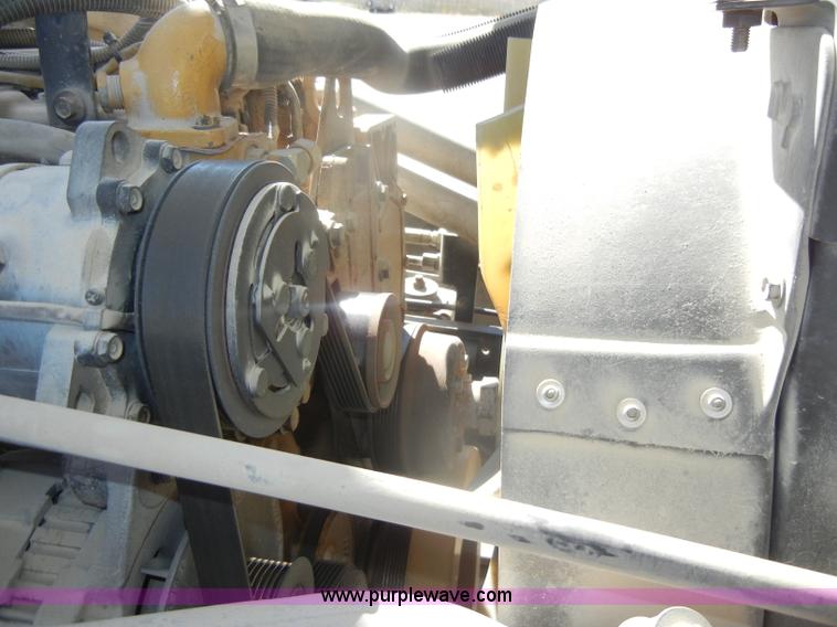 image for item D4602 1997 GMC T6500 box truck