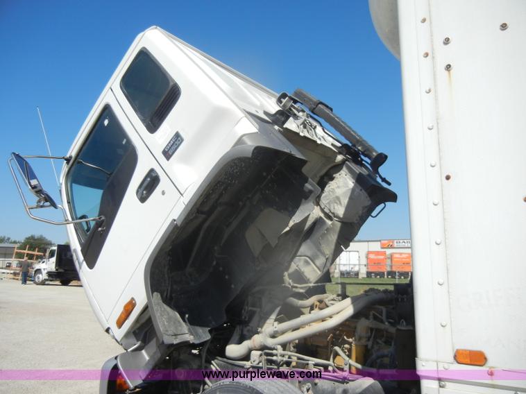 image for item D4602 1997 GMC T6500 box truck