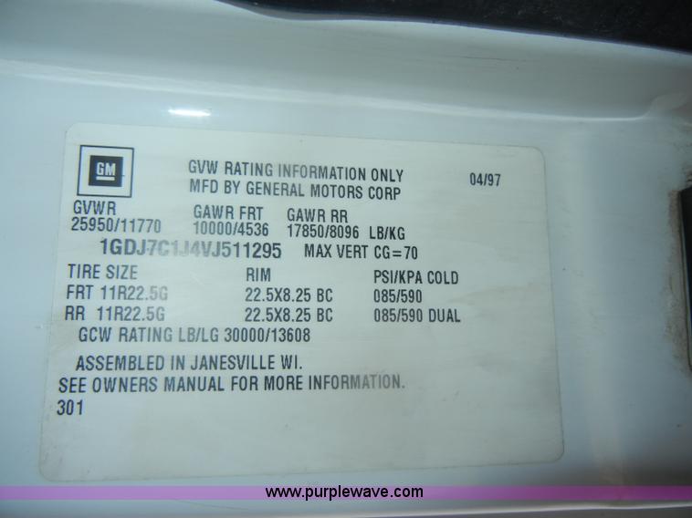 image for item D4602 1997 GMC T6500 box truck