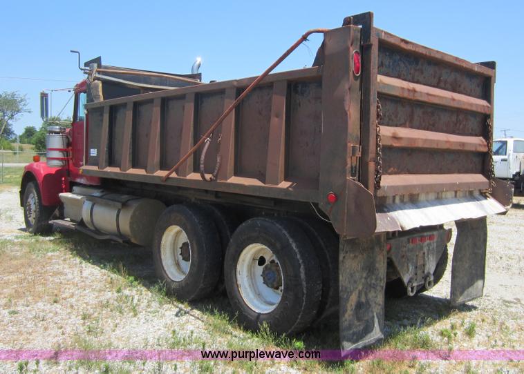 image for item D5548 1984 Kenworth W900 dump truck