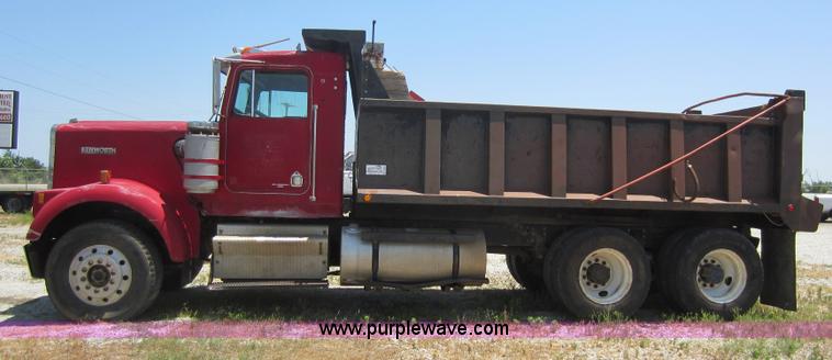 image for item D5548 1984 Kenworth W900 dump truck