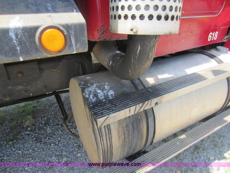 image for item D5548 1984 Kenworth W900 dump truck