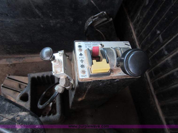 image for item D5548 1984 Kenworth W900 dump truck