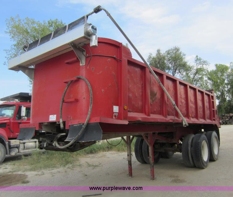 image for item D5617 1997 22' end dump trailer