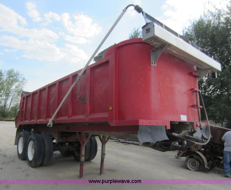 image for item D5617 1997 22' end dump trailer