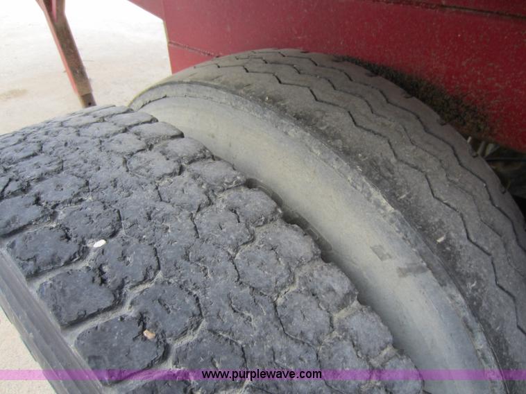 image for item D5617 1997 22' end dump trailer