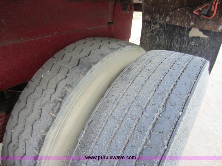 image for item D5617 1997 22' end dump trailer