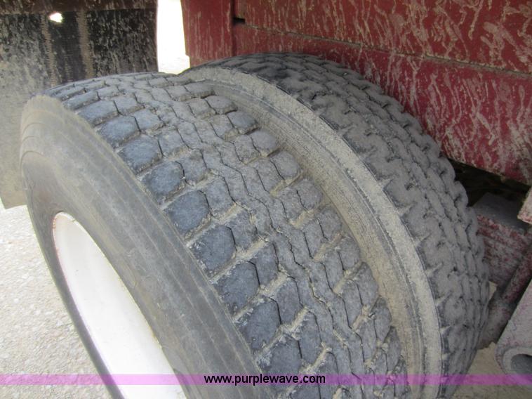 image for item D5617 1997 22' end dump trailer