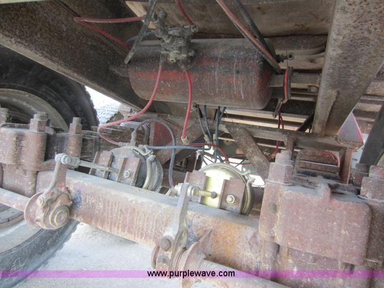 image for item D5617 1997 22' end dump trailer