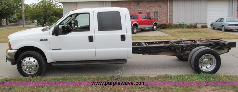 image for item E2006 2002 Ford F550 XLT Super Duty crew cab pickup truck cab and chassis