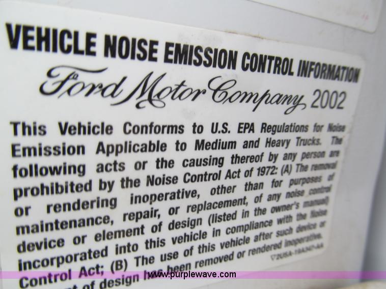 image for item E2006 2002 Ford F550 XLT Super Duty crew cab pickup truck cab and chassis