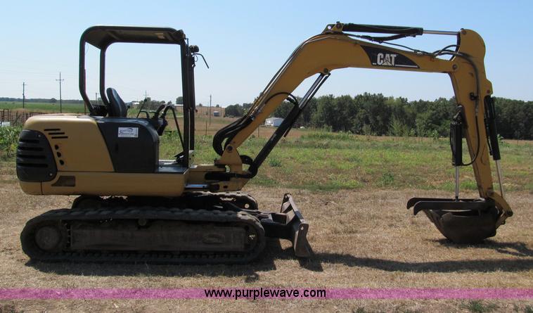image for item E2017 2002 Caterpillar 304.5 mini excavator