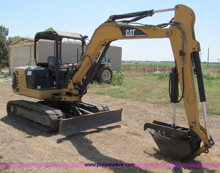 image for item E2017 2002 Caterpillar 304.5 mini excavator