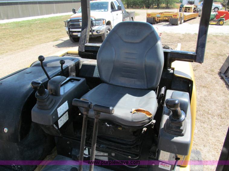image for item E2017 2002 Caterpillar 304.5 mini excavator