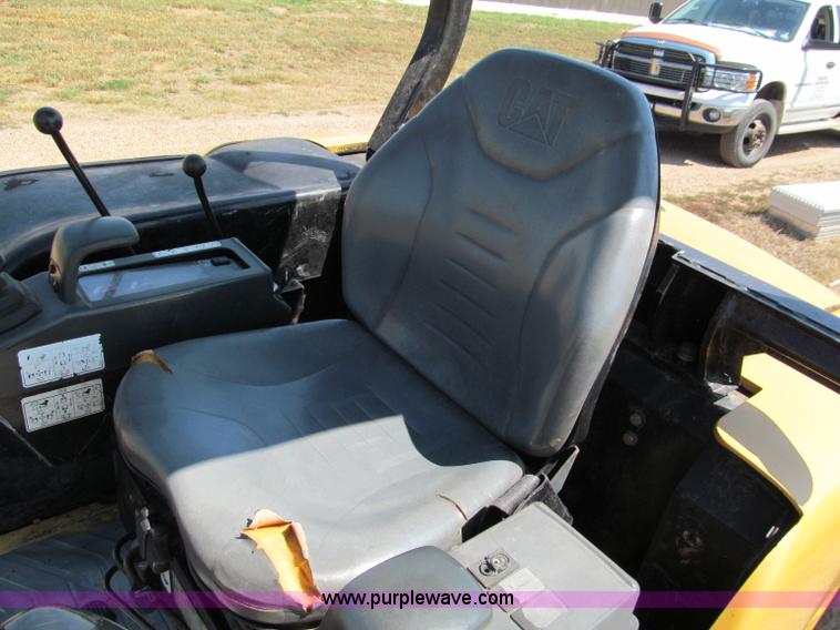 image for item E2017 2002 Caterpillar 304.5 mini excavator