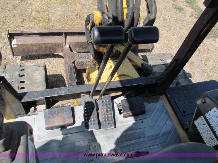 image for item E2017 2002 Caterpillar 304.5 mini excavator