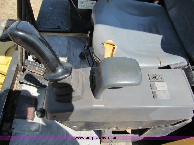 image for item E2017 2002 Caterpillar 304.5 mini excavator