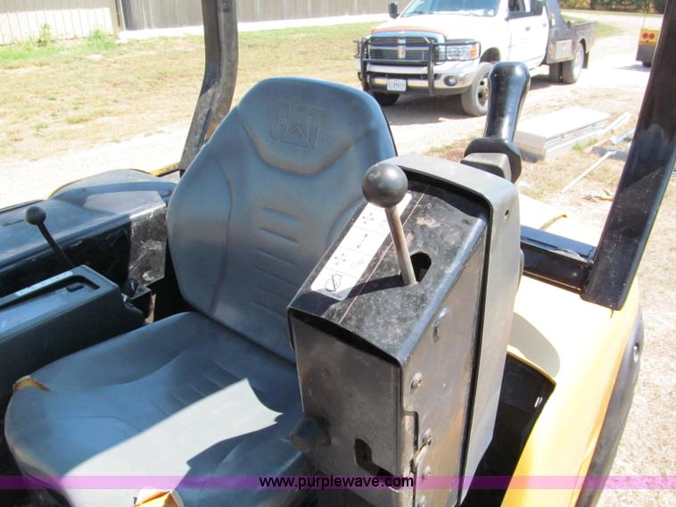 image for item E2017 2002 Caterpillar 304.5 mini excavator