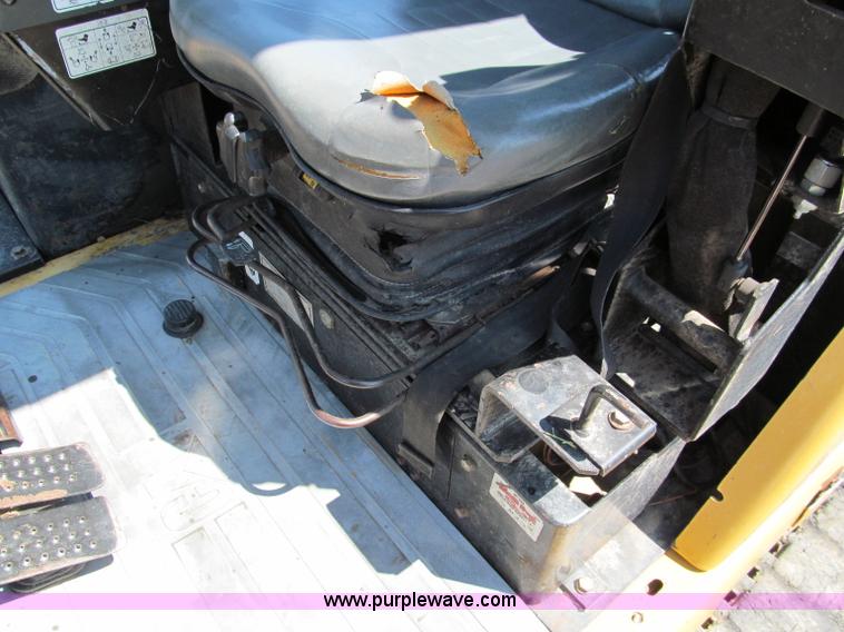 image for item E2017 2002 Caterpillar 304.5 mini excavator