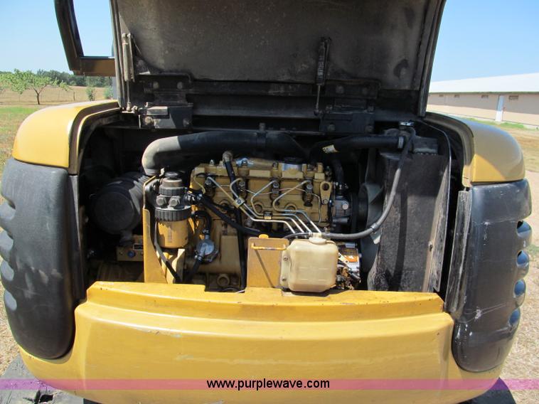 image for item E2017 2002 Caterpillar 304.5 mini excavator