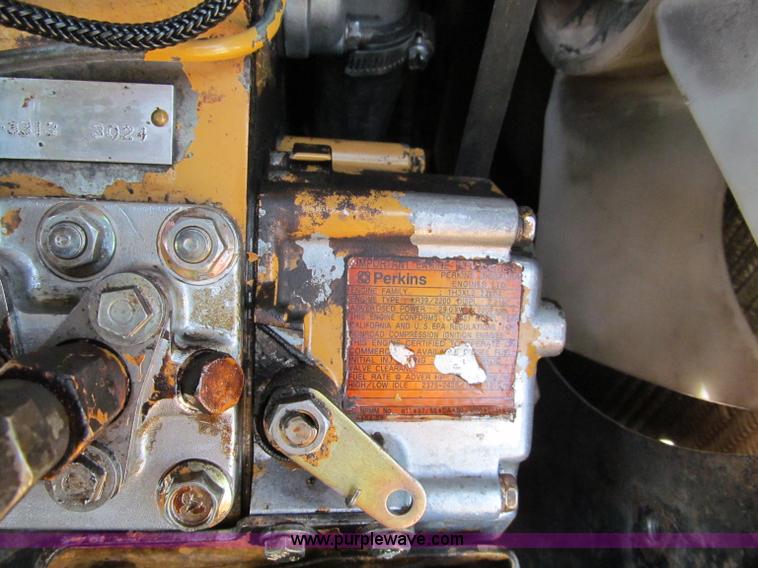 image for item E2017 2002 Caterpillar 304.5 mini excavator