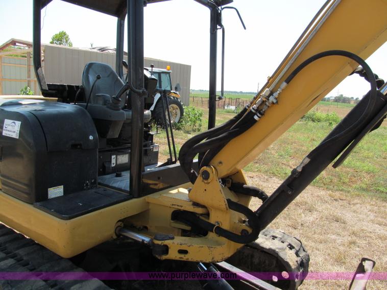 image for item E2017 2002 Caterpillar 304.5 mini excavator