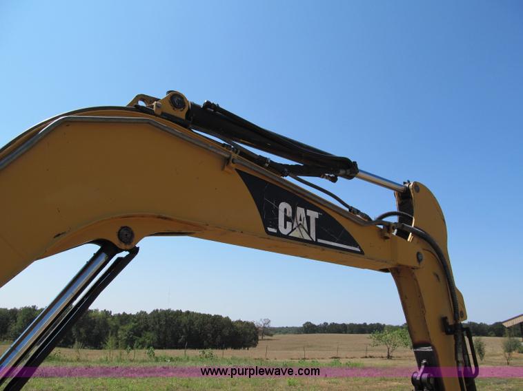 image for item E2017 2002 Caterpillar 304.5 mini excavator