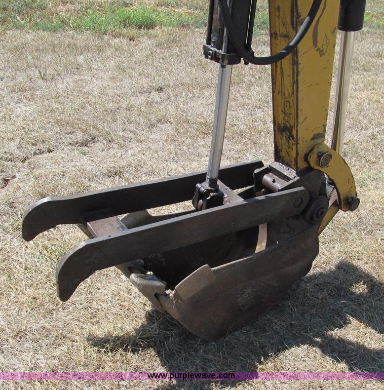 image for item E2017 2002 Caterpillar 304.5 mini excavator