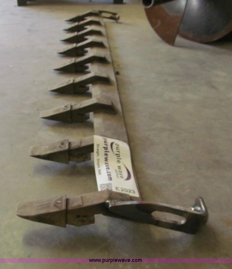 78" skid steer tooth bar bucket attachment in Centerview, MO Item