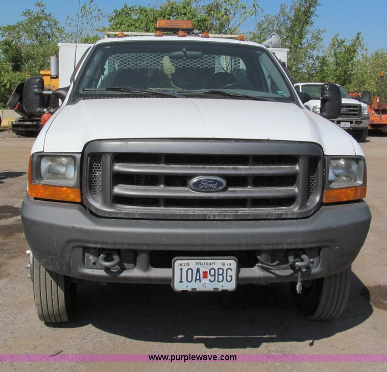 image for item E2036 2000 Ford F550 service truck