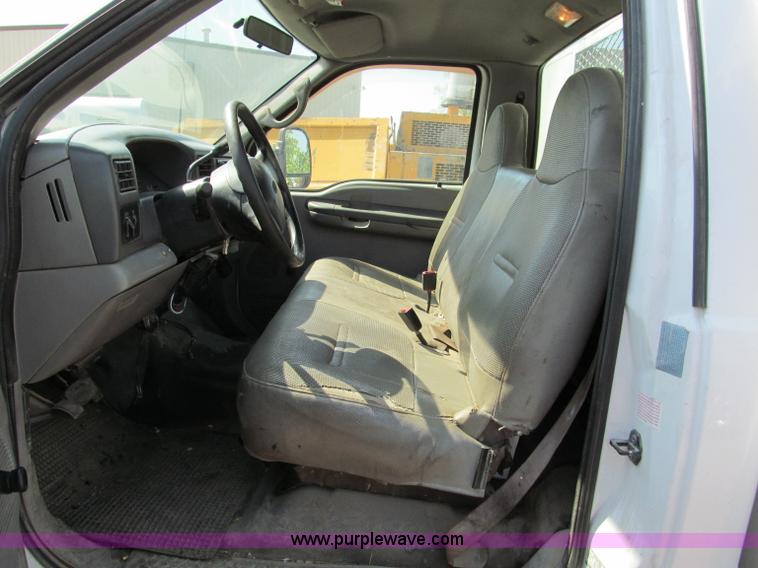 image for item E2036 2000 Ford F550 service truck