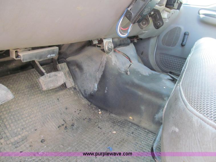 image for item E2036 2000 Ford F550 service truck