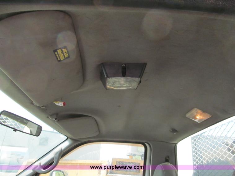 image for item E2036 2000 Ford F550 service truck