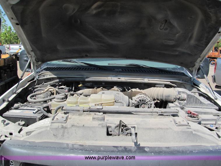 image for item E2036 2000 Ford F550 service truck