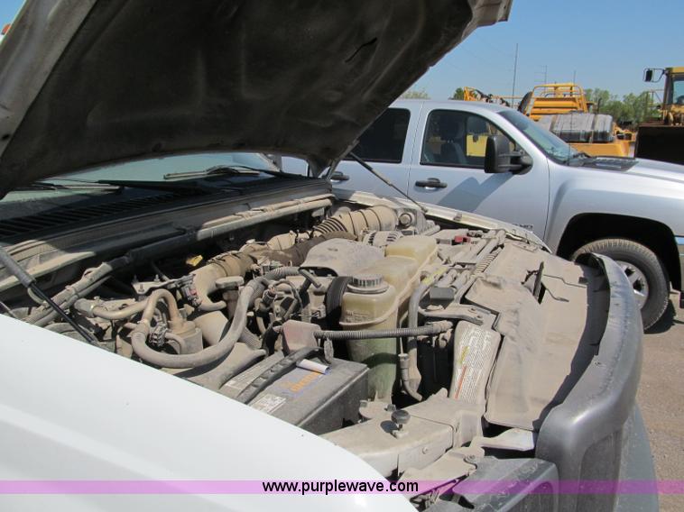 image for item E2036 2000 Ford F550 service truck