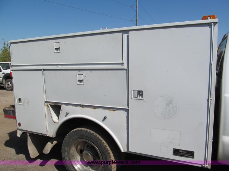 image for item E2036 2000 Ford F550 service truck