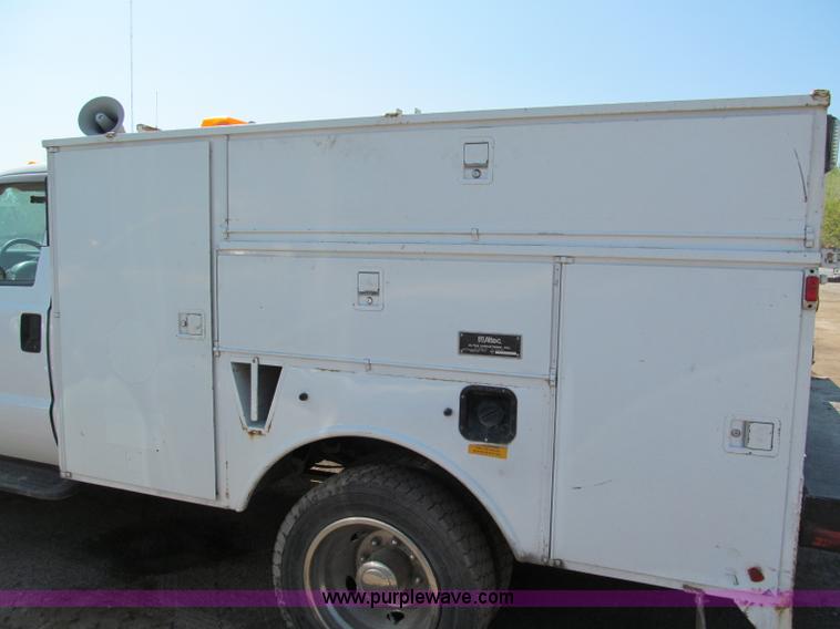 image for item E2036 2000 Ford F550 service truck