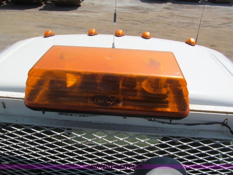 image for item E2036 2000 Ford F550 service truck