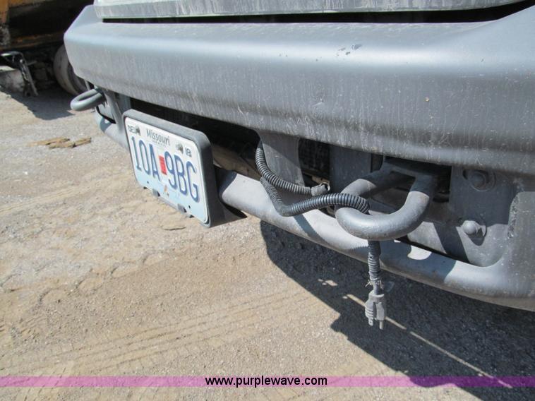 image for item E2036 2000 Ford F550 service truck