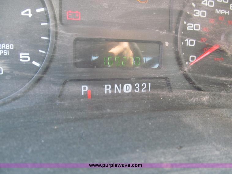 image for item E2037 2006 Ford service truck