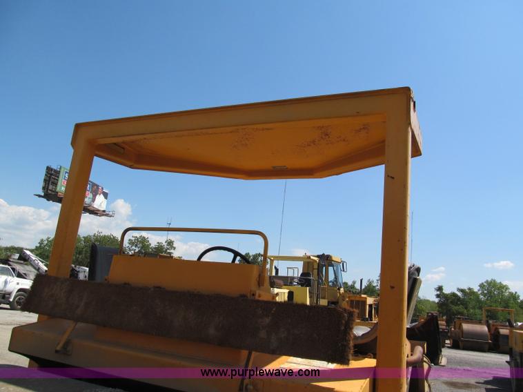 image for item E2042 Hypac C766B articulating vibratory roller