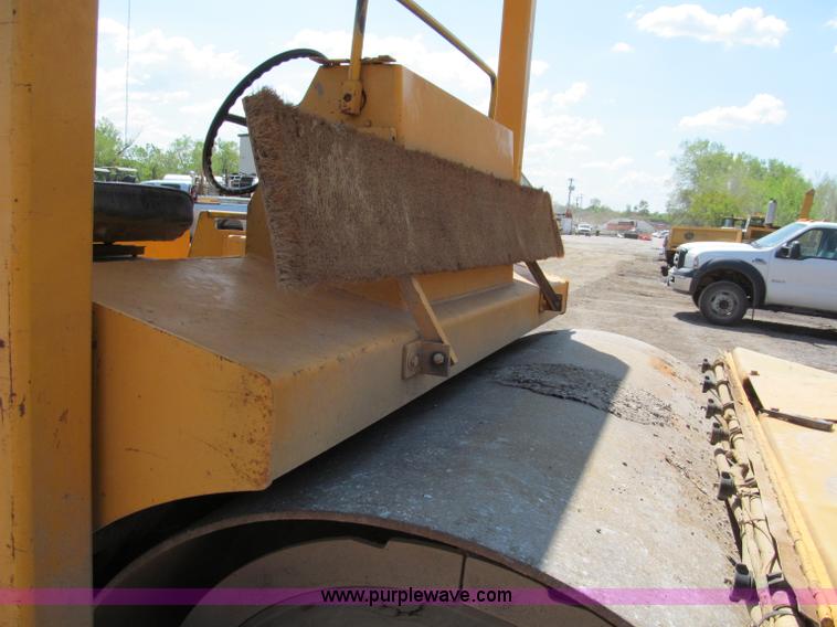 image for item E2042 Hypac C766B articulating vibratory roller
