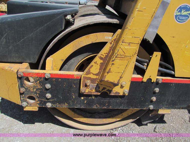 image for item E2046 Hypac C766C articulating vibratory roller