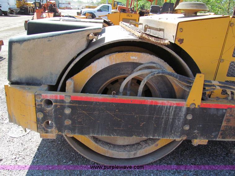 image for item E2047 Hypac C766C articulating vibratory roller