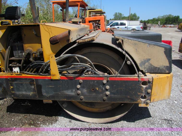 image for item E2047 Hypac C766C articulating vibratory roller