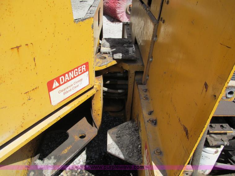 image for item E2047 Hypac C766C articulating vibratory roller