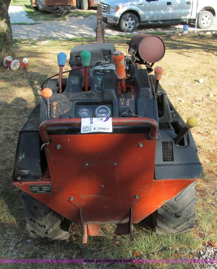 image for item E2067 2002 Ditch Witch 1820H trencher